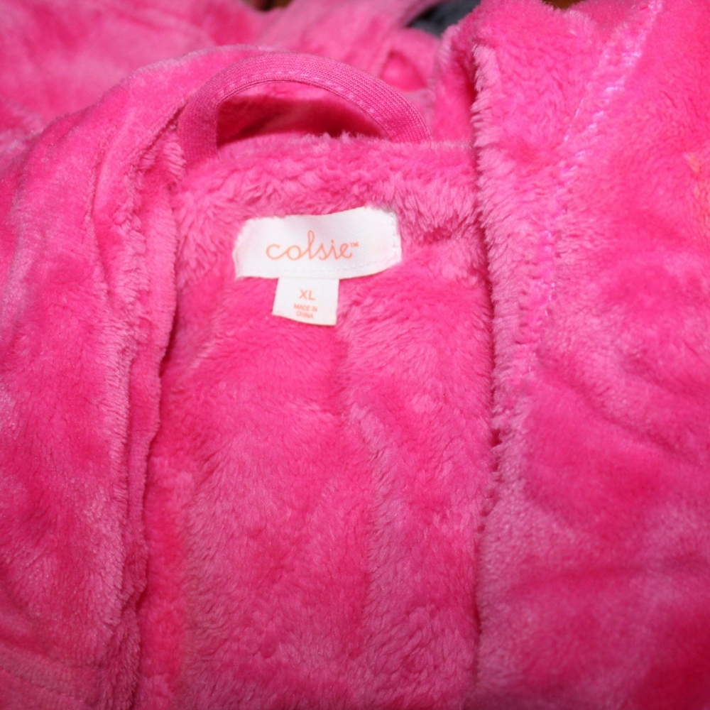 Pink Hearts Colsie Robe - Picture 12 of 12